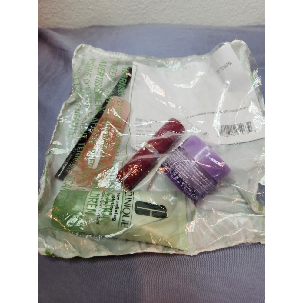 Clinique Skincare Set Moisture Surge Take The Day Off Balm Plum Pop